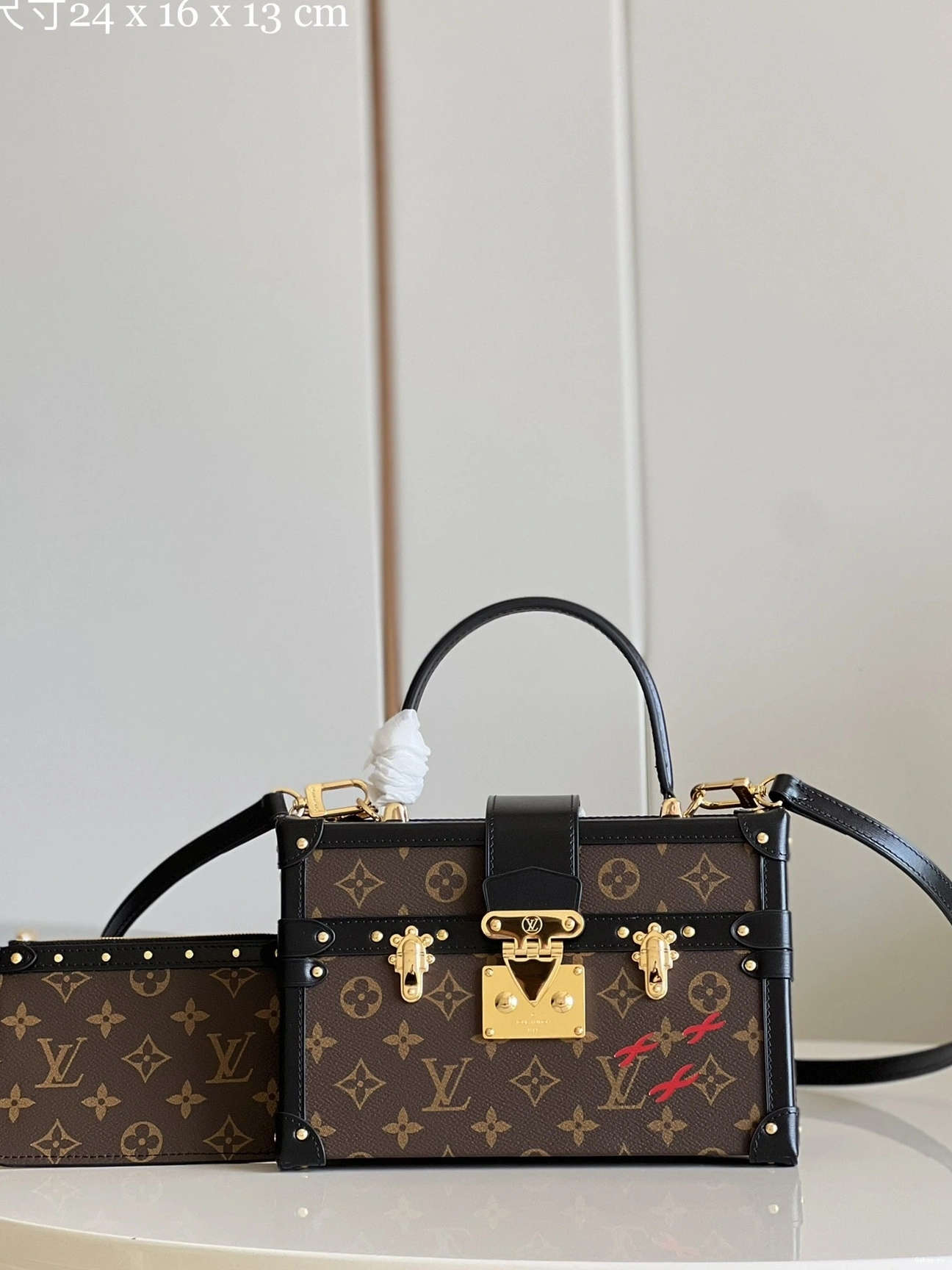 MALLE PETITE V LOUIS VUITTON 0823